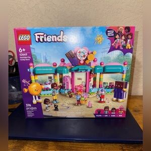 LEGO Friends Heartlake City Candy Store 42649